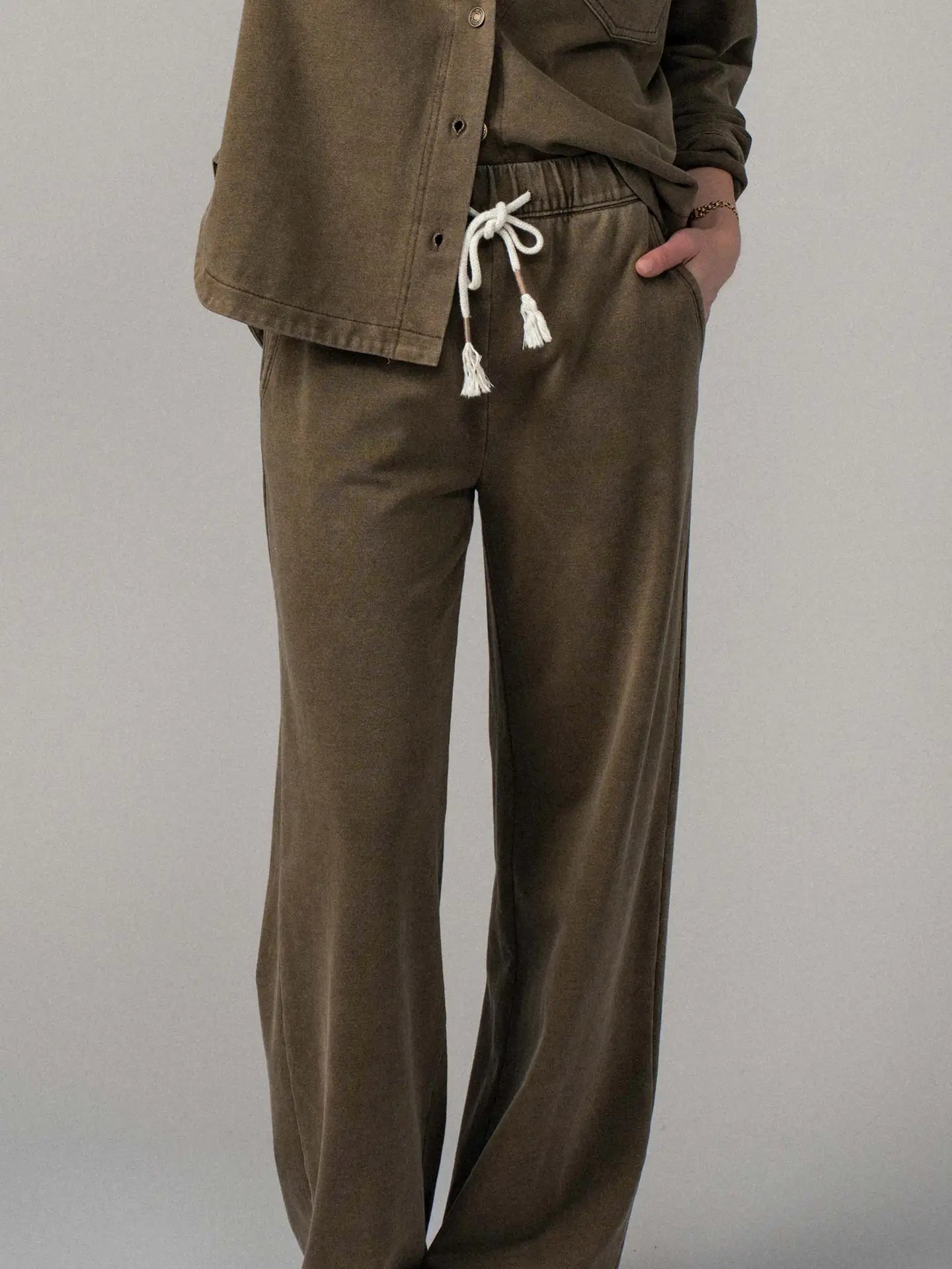 Relaxed Wide Leg Drawstring Pants