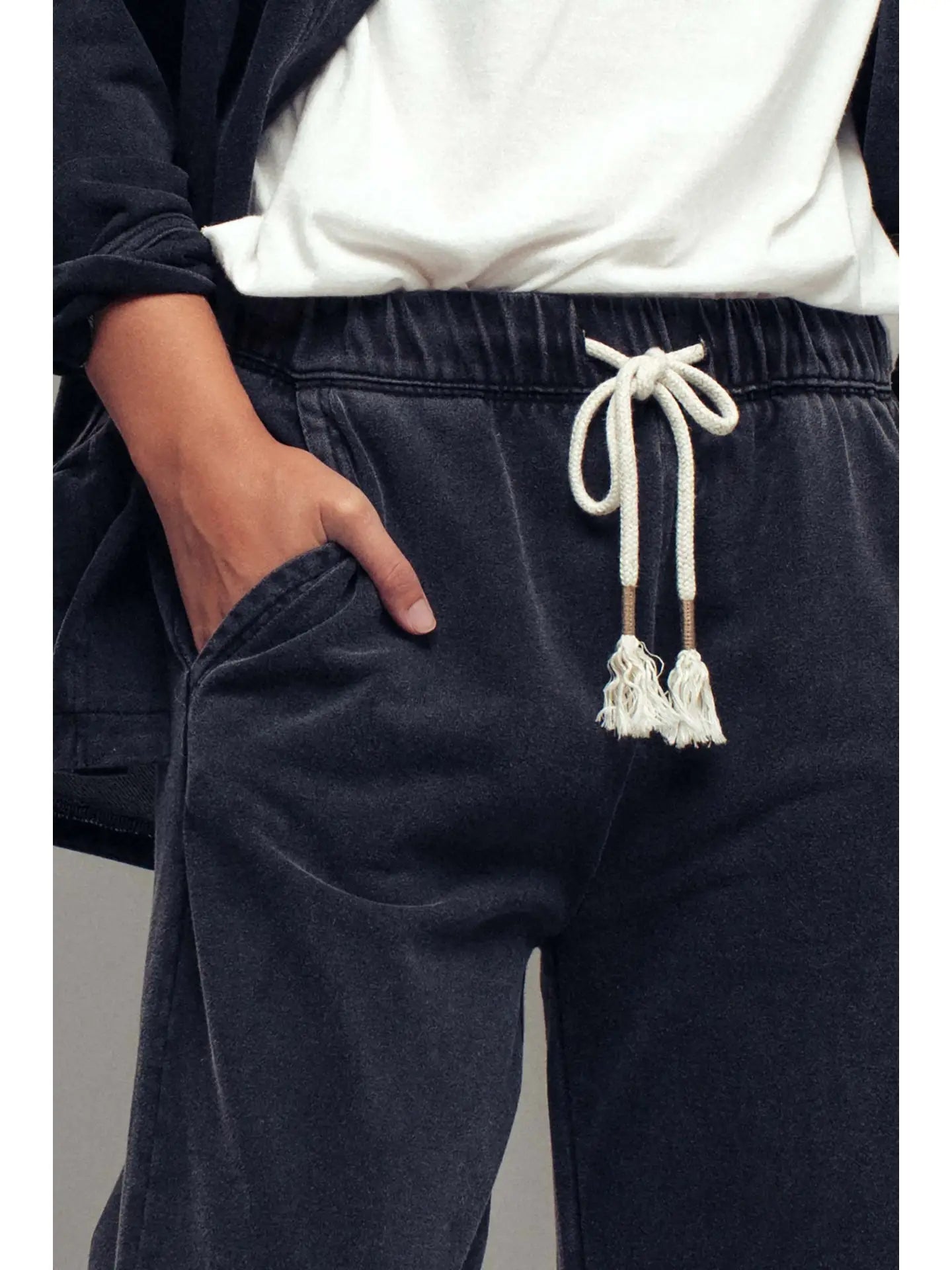 Relaxed Wide Leg Drawstring Pants